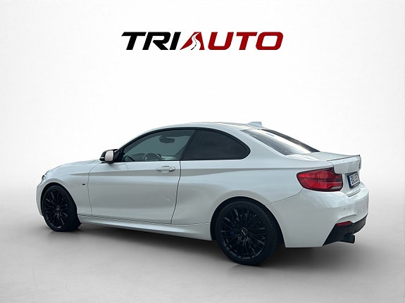 BMW M240i 4 of 13