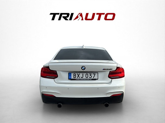 BMW M240i 5 of 13