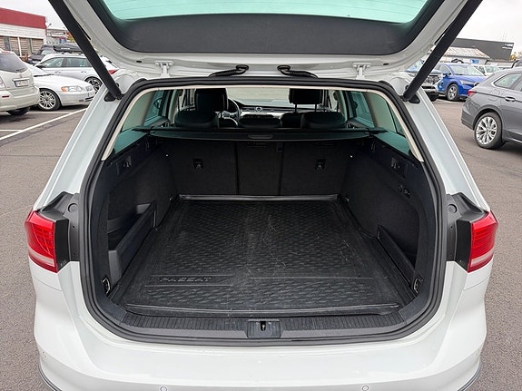 Volkswagen Passat Alltrack 8 of 11
