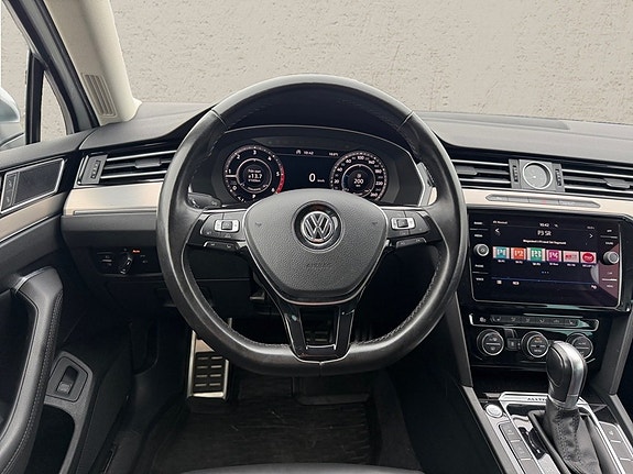 Volkswagen Passat Alltrack 6 of 11
