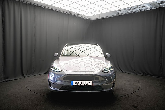 Tesla Model Y 4 of 22