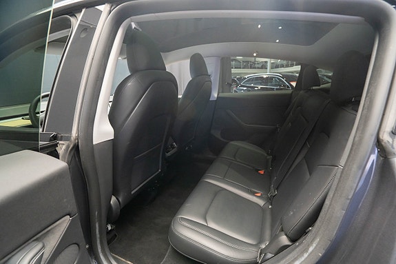 Tesla Model Y 19 of 22