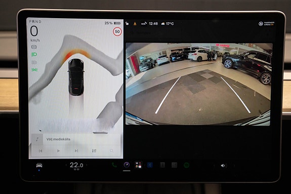 Tesla Model Y 16 of 22