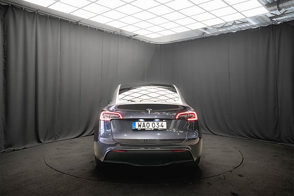 Tesla Model Y 8 of 22