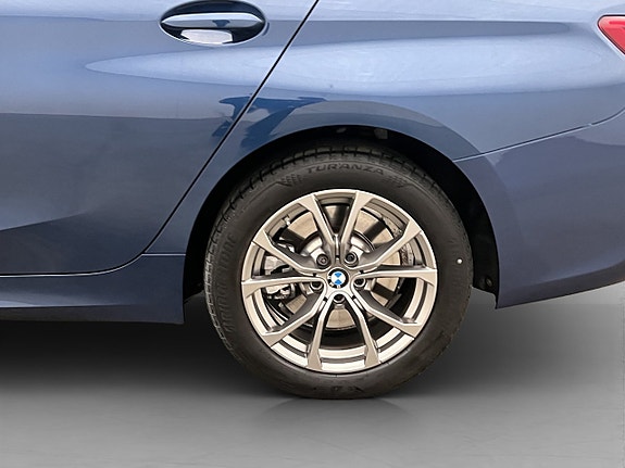 BMW 330d 30 of 30