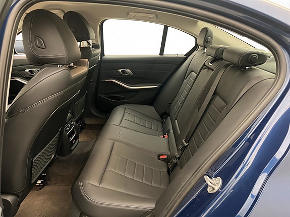 BMW 330d 27 of 30