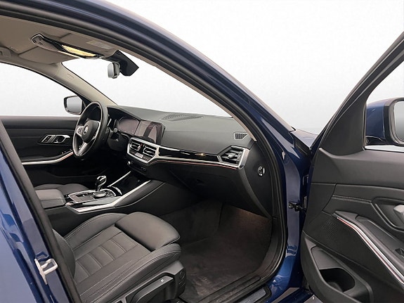 BMW 330d 25 of 30