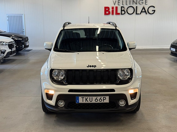Jeep Renegade 3 of 12