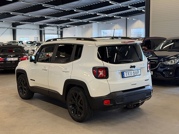 Jeep Renegade 6 of 12