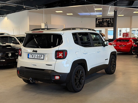 Jeep Renegade 5 of 12