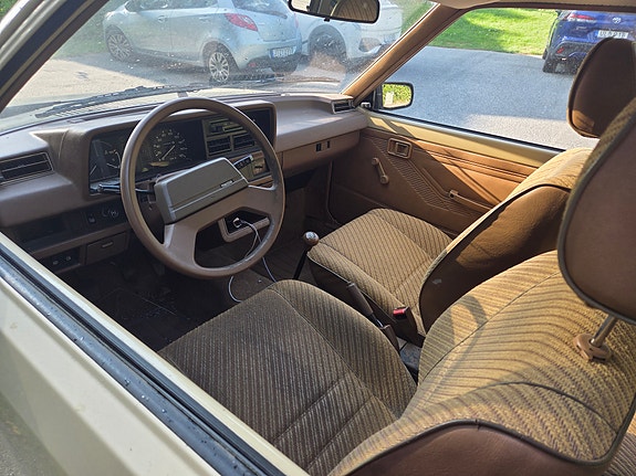 Mazda 323 6 of 8