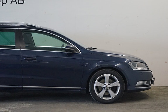Volkswagen Passat 10 of 23