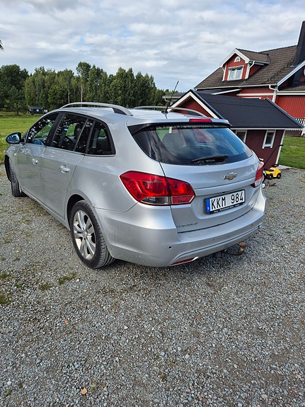 Chevrolet Cruze 4 of 4