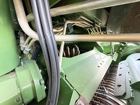 Krone 890 VFS/XC 80x90cm 4 of 9