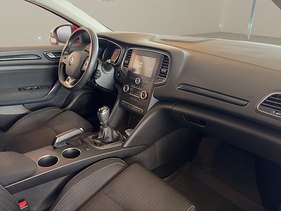 Renault Megane 12 of 13