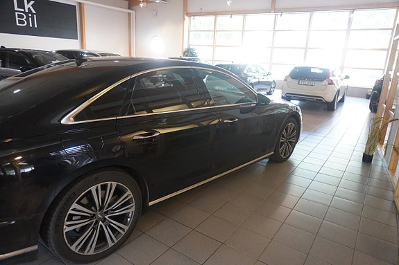 Audi A8 5 of 9
