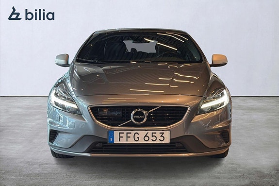 Volvo V40 8 of 20