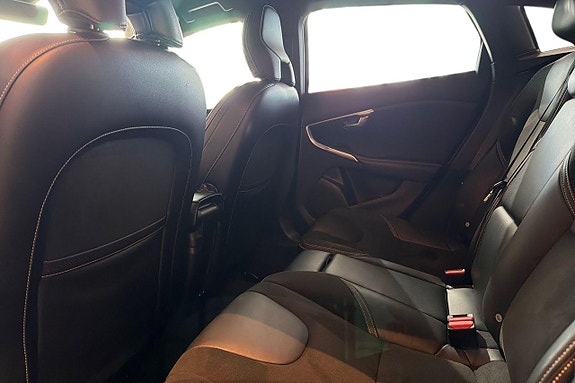 Volvo V40 14 of 20