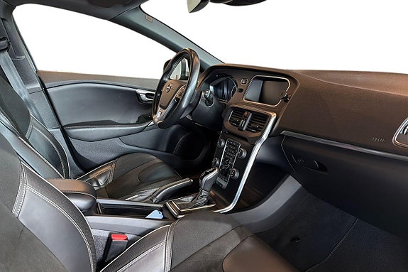 Volvo V40 13 of 20
