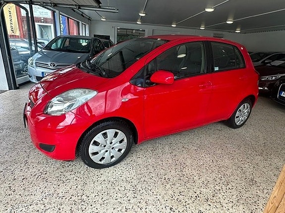 Toyota Yaris 12 of 20