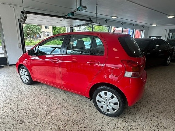 Toyota Yaris 14 of 20