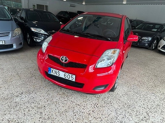 Toyota Yaris 3 of 20