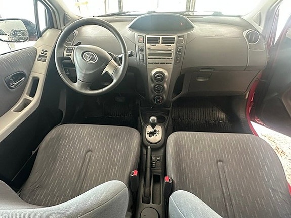 Toyota Yaris 20 of 20