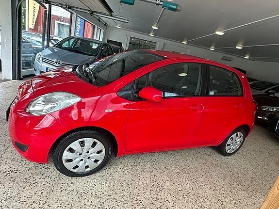 Toyota Yaris 13 of 20