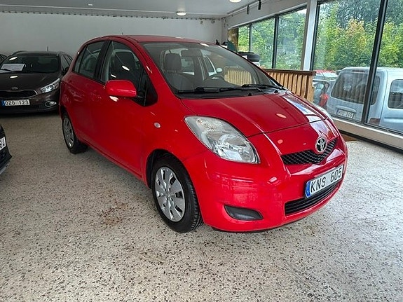 Toyota Yaris 4 of 20