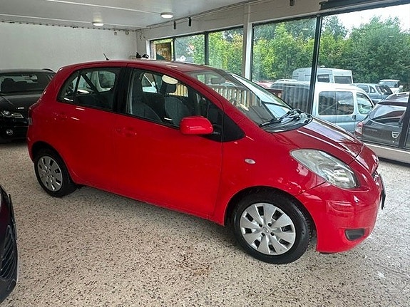Toyota Yaris 6 of 20