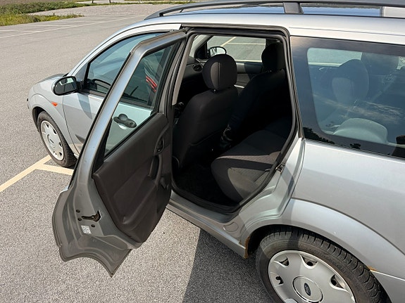 Ford Focus 11 of 30