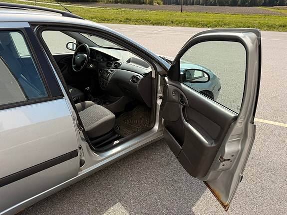 Ford Focus 13 of 30