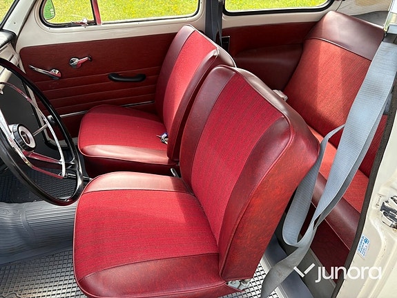 Volvo PV 8 of 30