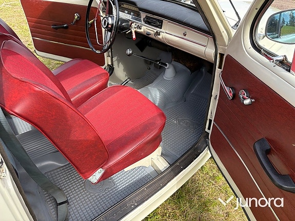 Volvo PV 9 of 30