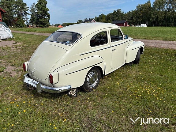 Volvo PV 4 of 30