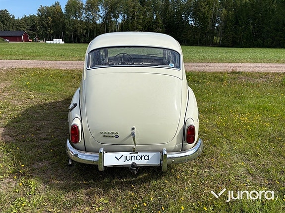 Volvo PV 3 of 30