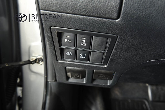 Toyota HiLux 12 of 17