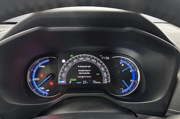 Toyota RAV4 7 of 19