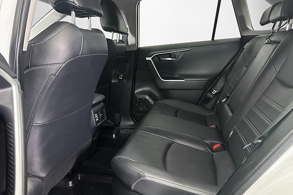 Toyota RAV4 5 of 19