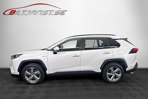 Toyota RAV4 2 of 19