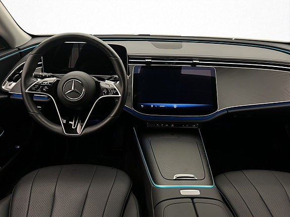 Mercedes-Benz E300 de 13 of 30