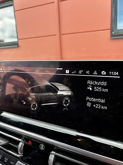 BMW iX3 7 of 11
