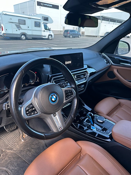 BMW iX3 5 of 11