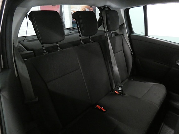 Renault Clio 15 of 16