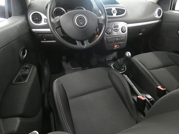 Renault Clio 7 of 16