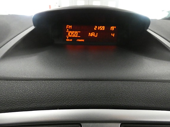 Renault Clio 9 of 16