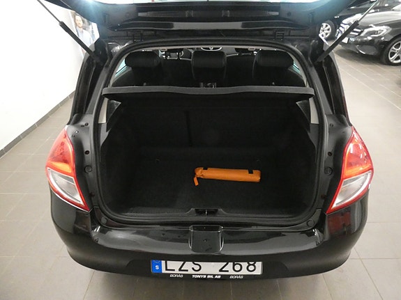 Renault Clio 16 of 16