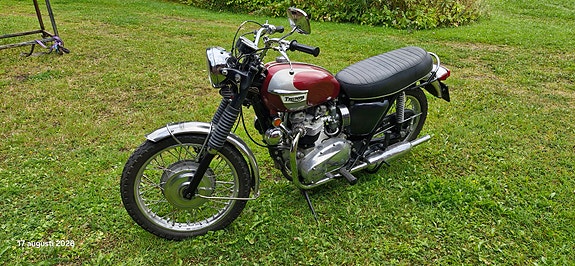 Triumph Bonneville 2 of 3