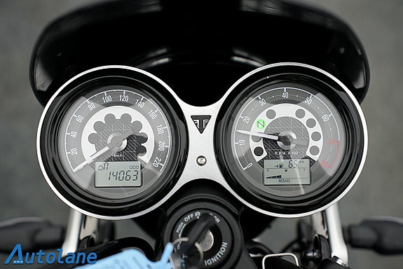Triumph Speed Twin* Nytt framdäck, Nyservad* 19 of 28
