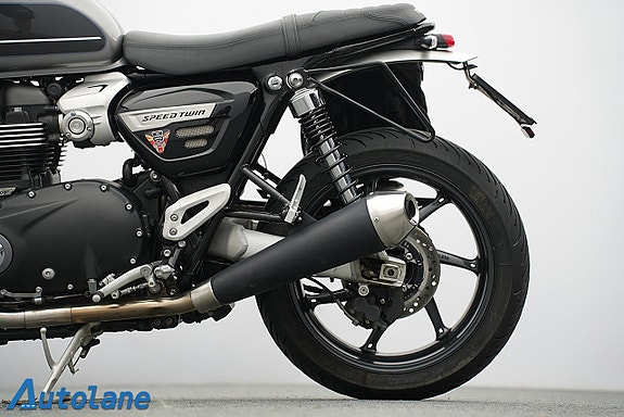 Triumph Speed Twin* Nytt framdäck, Nyservad* 15 of 28